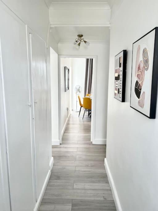 Lovely 3 Bedrooms Flat * London