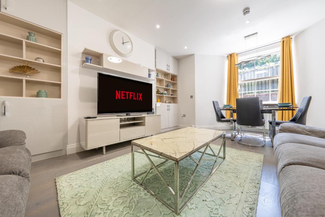 Apartment Modern 3 And 2 Bedroom Flat In Central With Installed Ac *