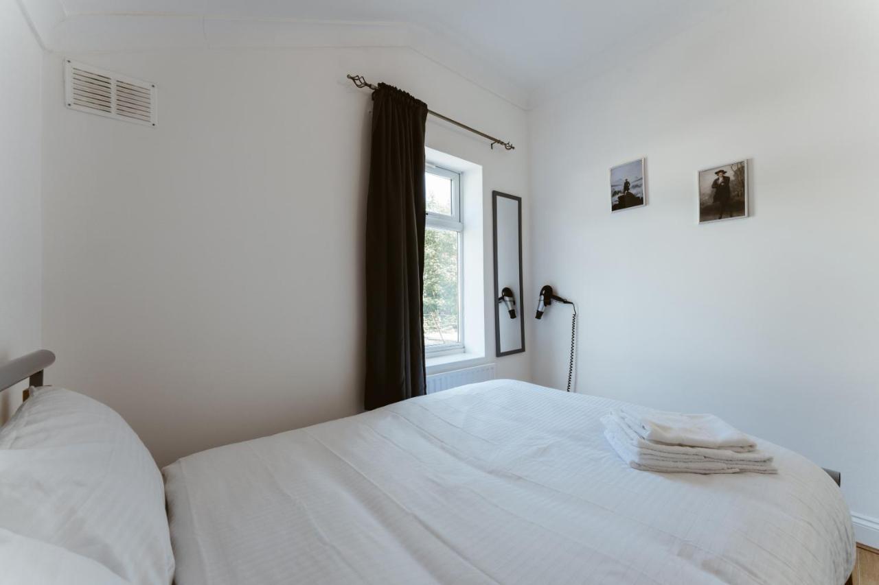 Plaistow Cosy Double - 8 *