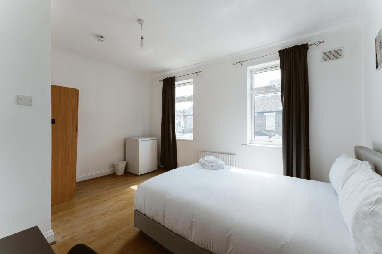Plaistow Cosy Double - 8 London