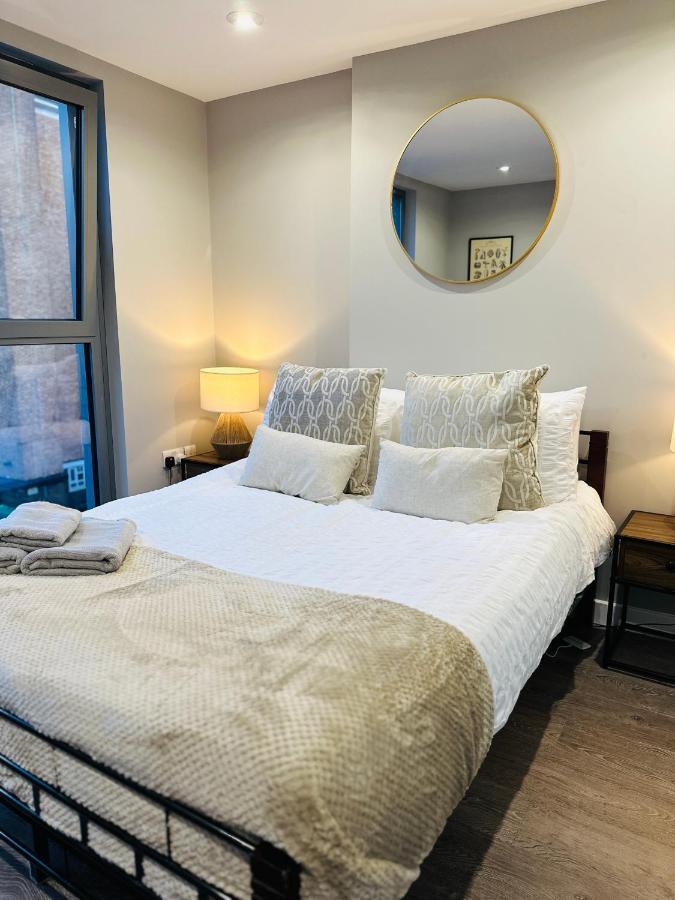 Modern 3 Bed Flat With Private Terrace In Shoreditch Londen