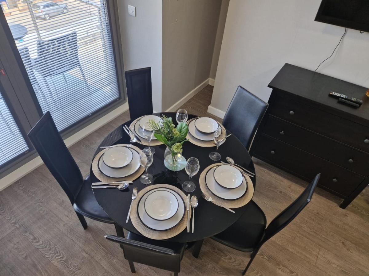 Modern 3 Bed Flat With Private Terrace In Shoreditch *