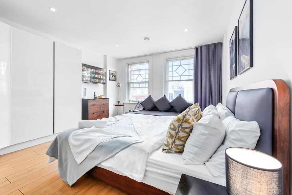 Modern Chic Piccadilly 1-br Vr14 Londen