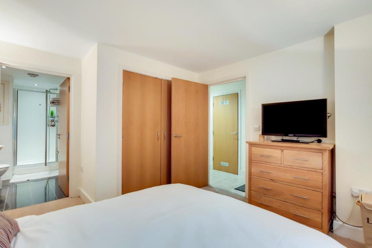 Spacious 2 Bed 2 Bath Kings Cross Leilighet London