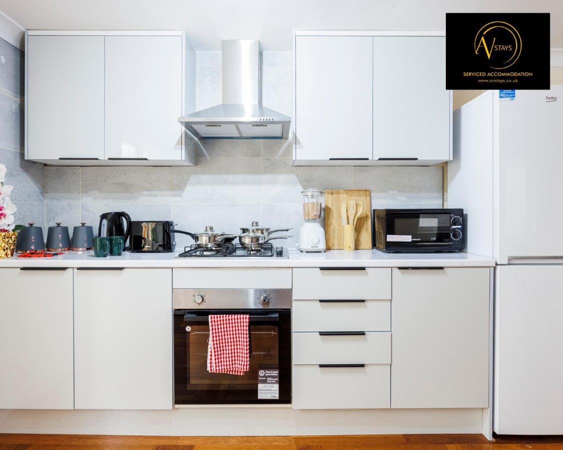 2 Bedroom House By Av Stays Short Lets Croydon With Free Wi-fi Holiday home *