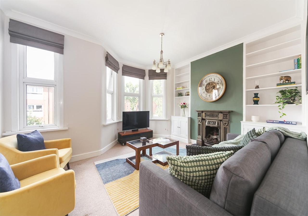 Luxury Chiswick 2 Bed Victorian Flat * London
