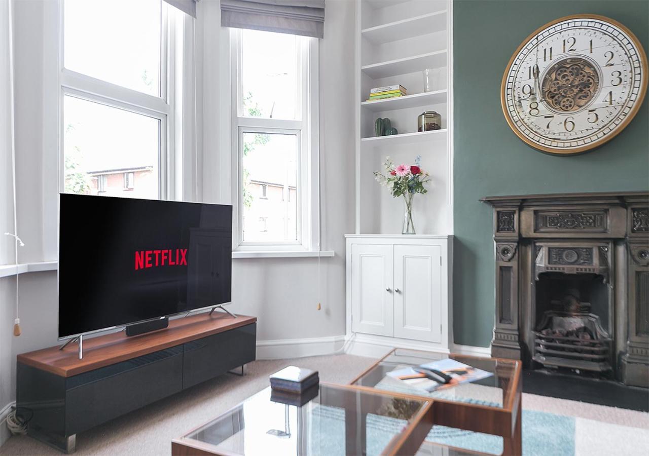 Luxury Chiswick 2 Bed Victorian Flat Apartment