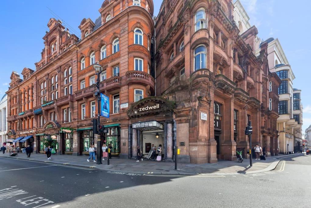 Quaint And Spacious Piccadilly Sleep 6 Vrd London