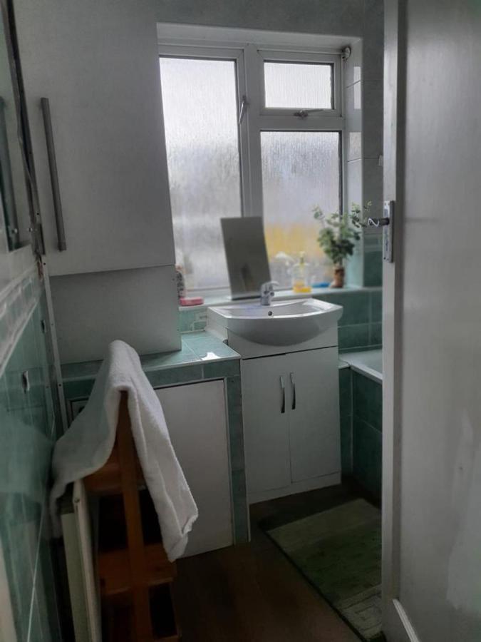 Grey Double Bedroom Appartement Londen