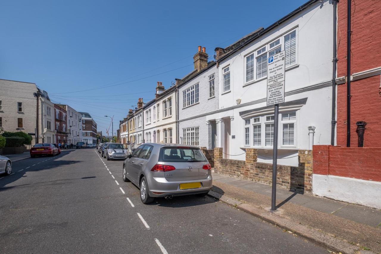 Holiday home Luxury 3 Bedroom 2 Bathroom House, Fulham By 360stays London
