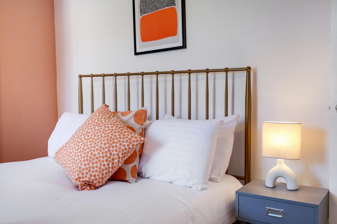Holiday home Luxury 3 Bedroom 2 Bathroom House, Fulham By 360stays London