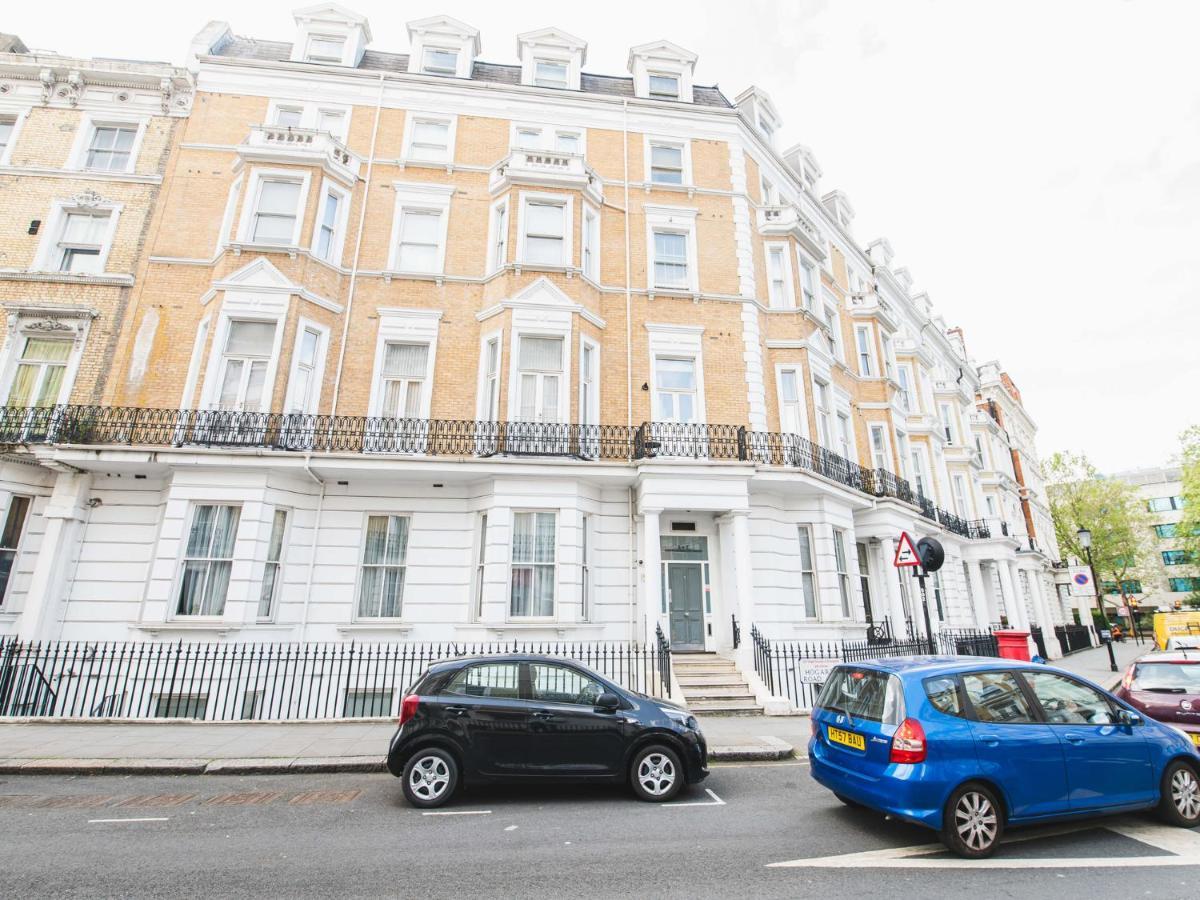 Pass The Keys Earl's Court Floor Londen