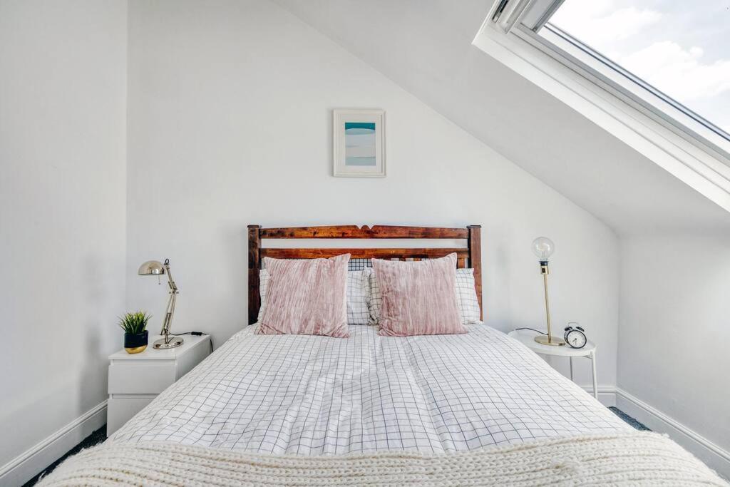 3 Bed Flat Near Chelsea Leilighet