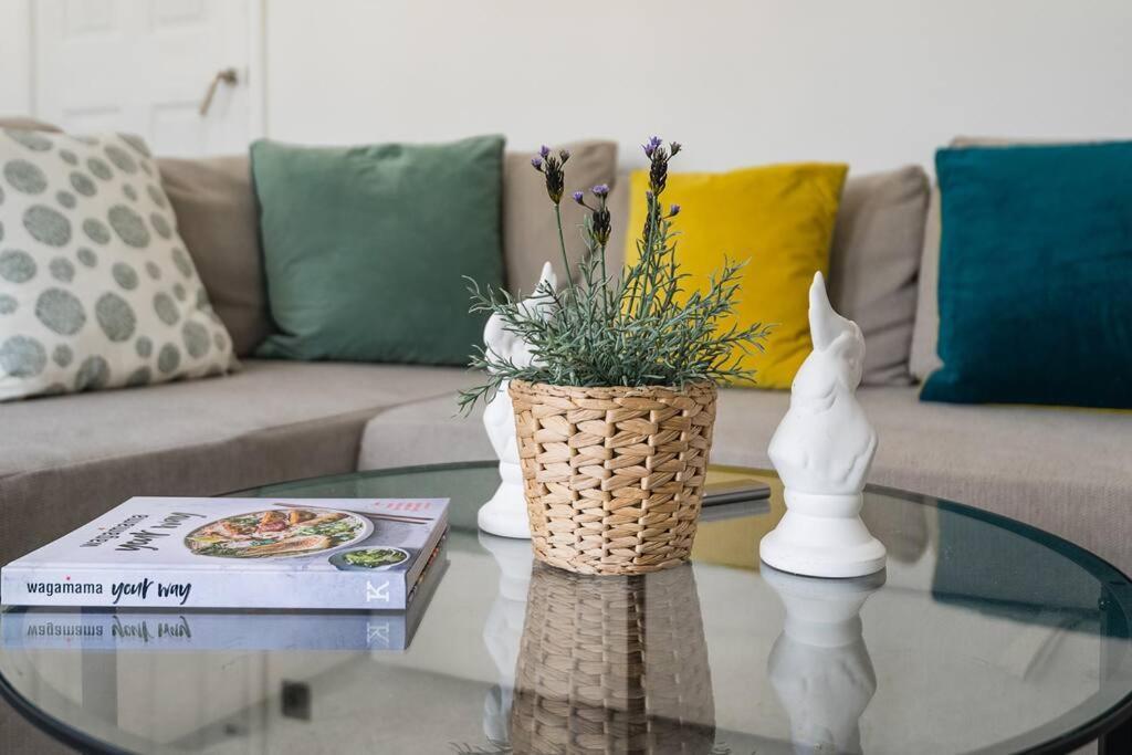 3 Bed Flat Near Chelsea Leilighet