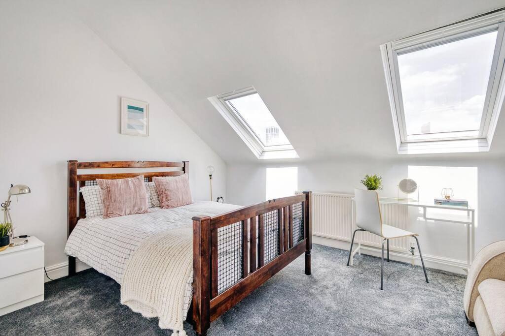 3 Bed Flat Near Chelsea Leilighet