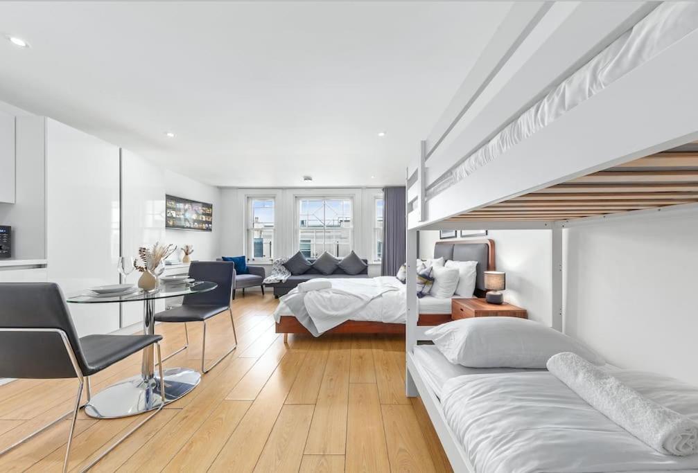 Sleep 6 Piccadilly Retreat 1 Bedroom Flat Vr5 * London