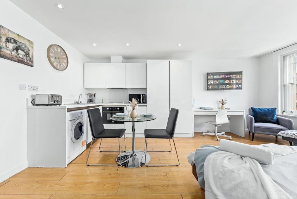Sleep 6 Piccadilly Retreat 1 Bedroom Flat Vr5 Apartment London