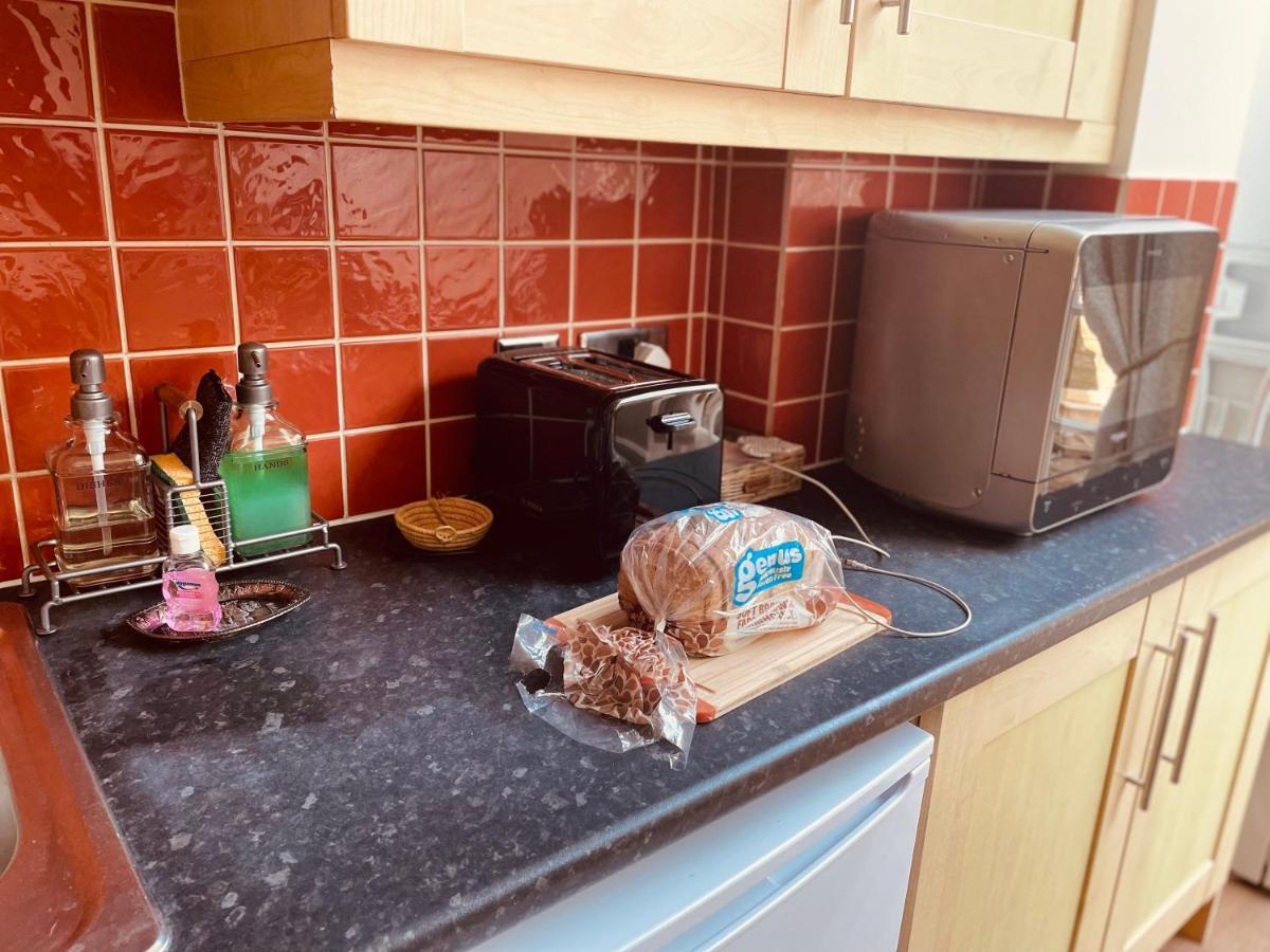 Leilighet Homely 2 Levels Flat W Private Garden London