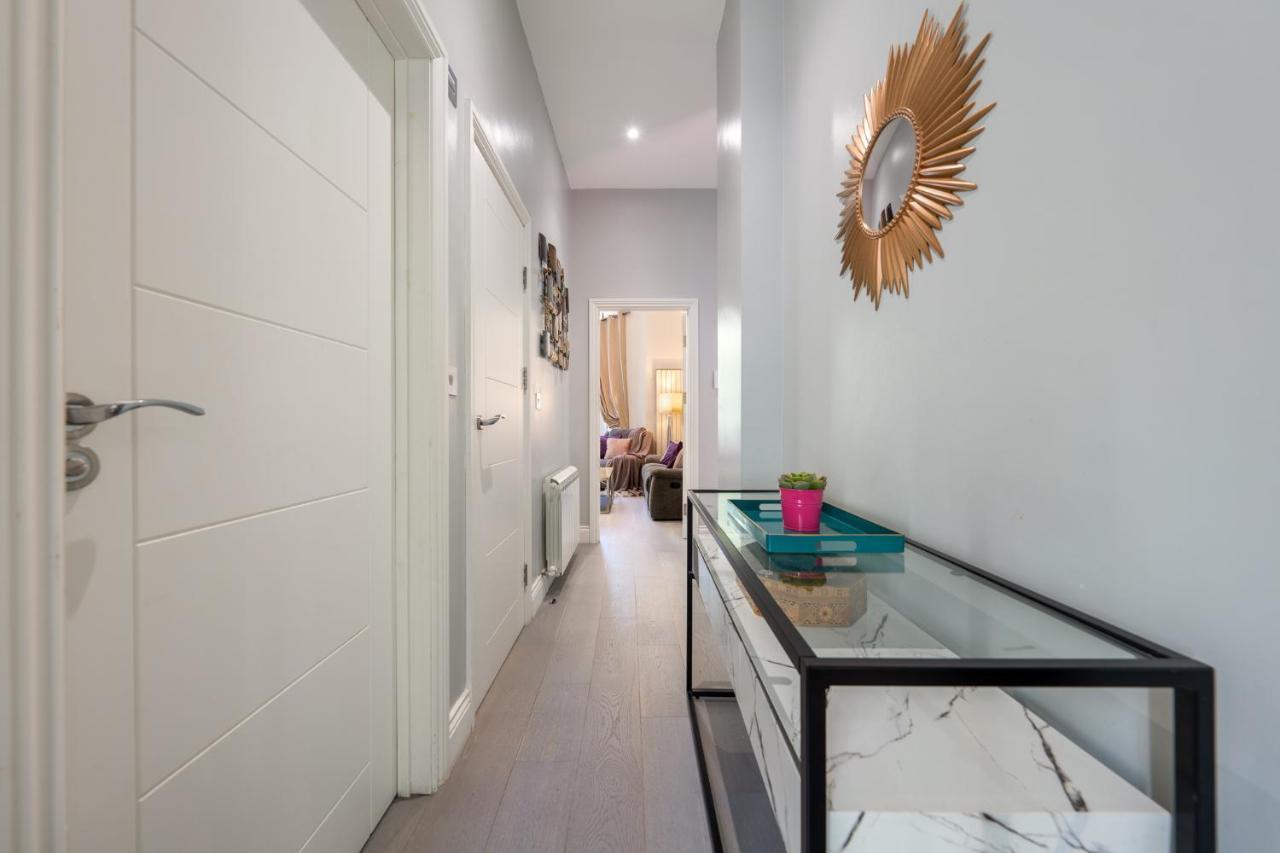 Modern 3 And 2 Bedroom Flat In Central With Installed Ac London