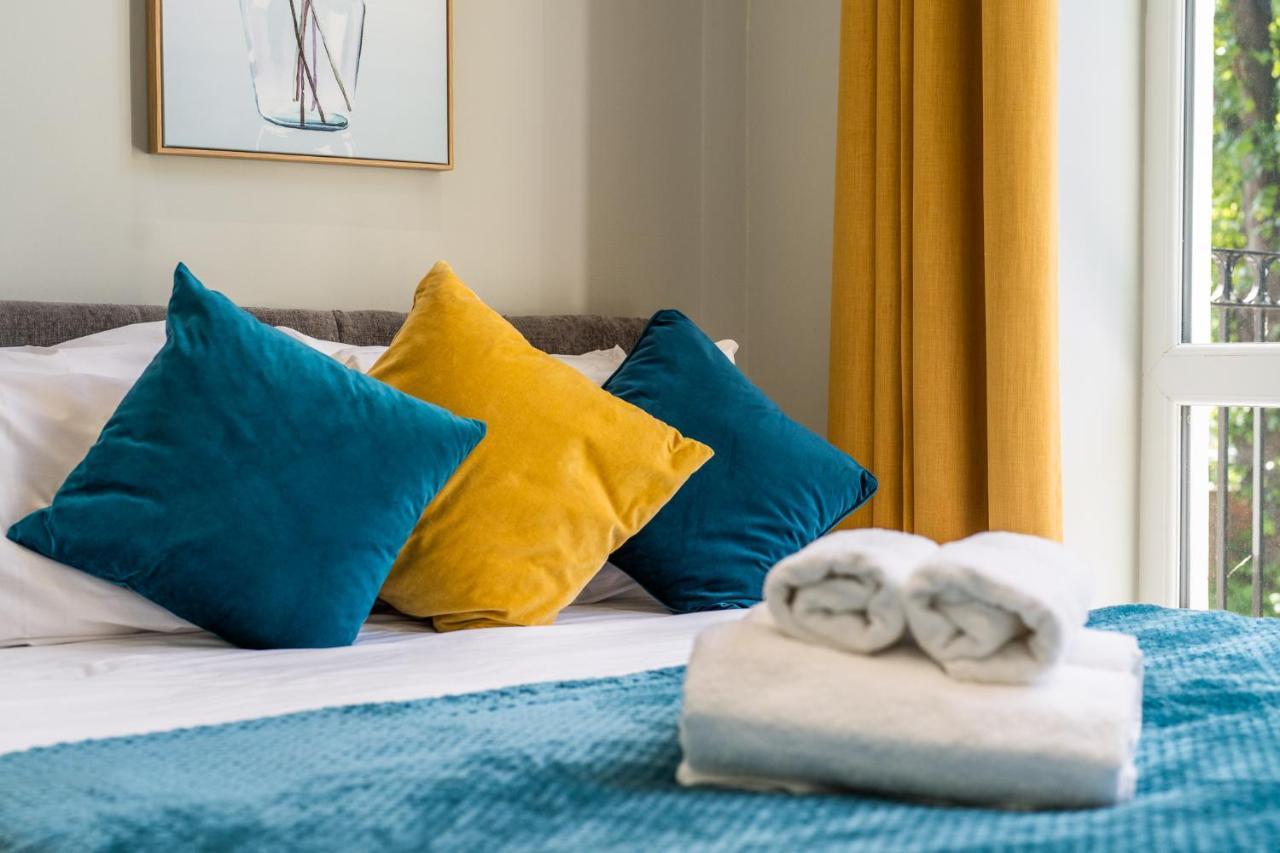 Modern 3 And 2 Bedroom Flat In Central With Installed Ac Apartment London