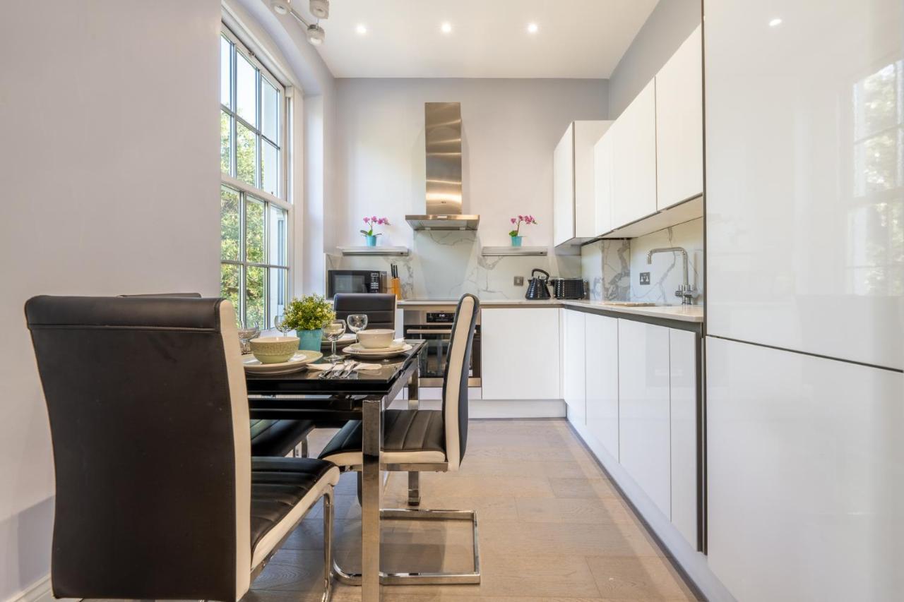 Modern 3 And 2 Bedroom Flat In Central With Installed Ac Apartment *