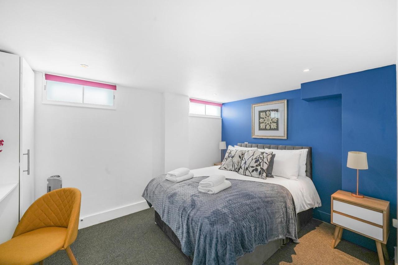 Spacious 2 Bedroom In Camden Apartment *