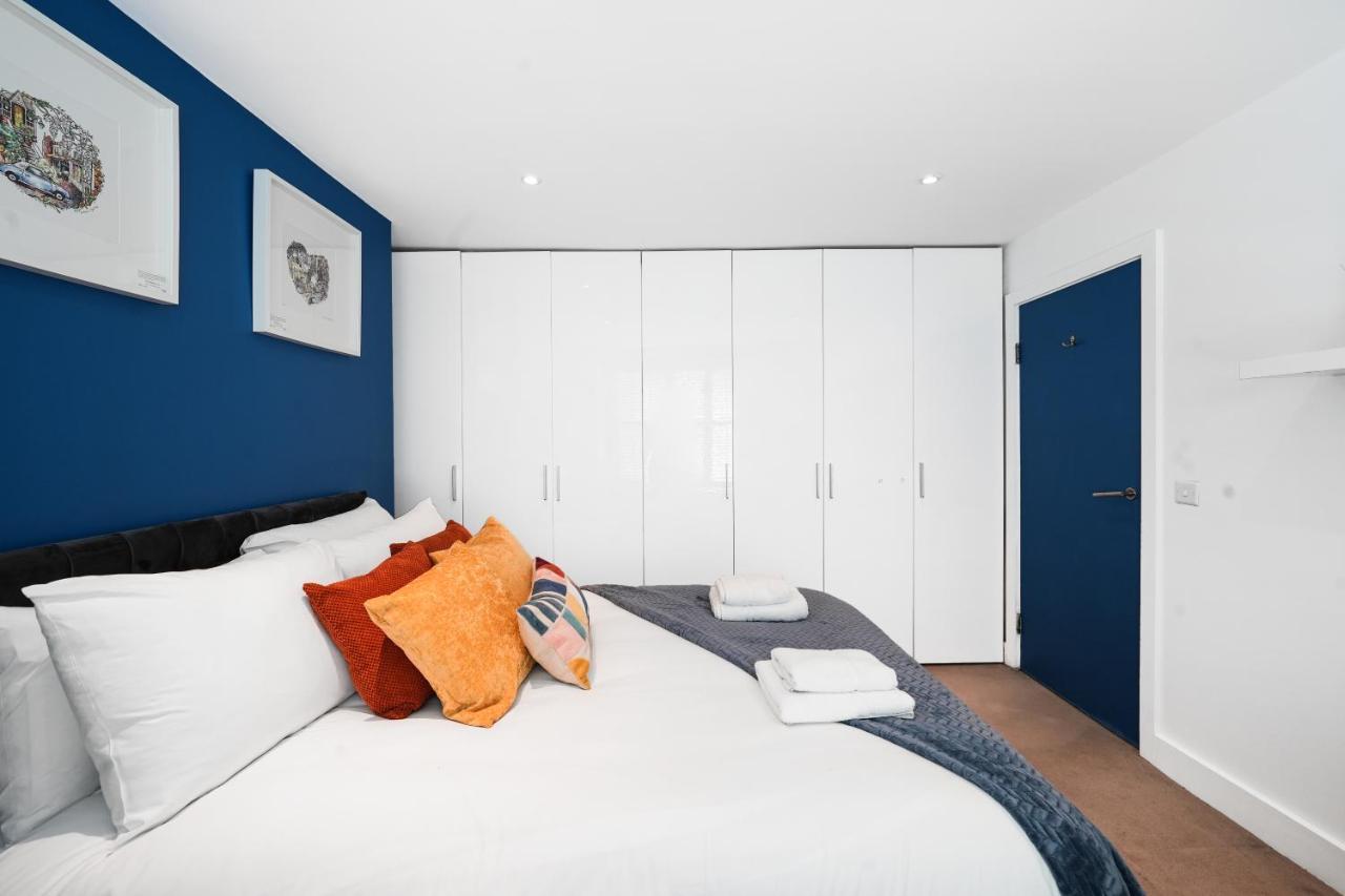 Spacious 2 Bedroom In Camden Apartment London