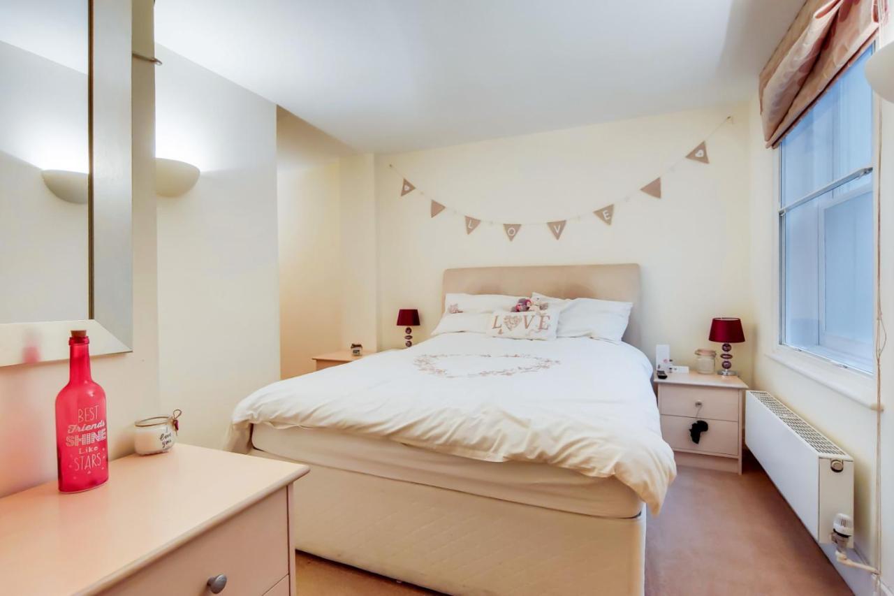 Spacious 2 Bed 2 Bath Kings Cross Leilighet London