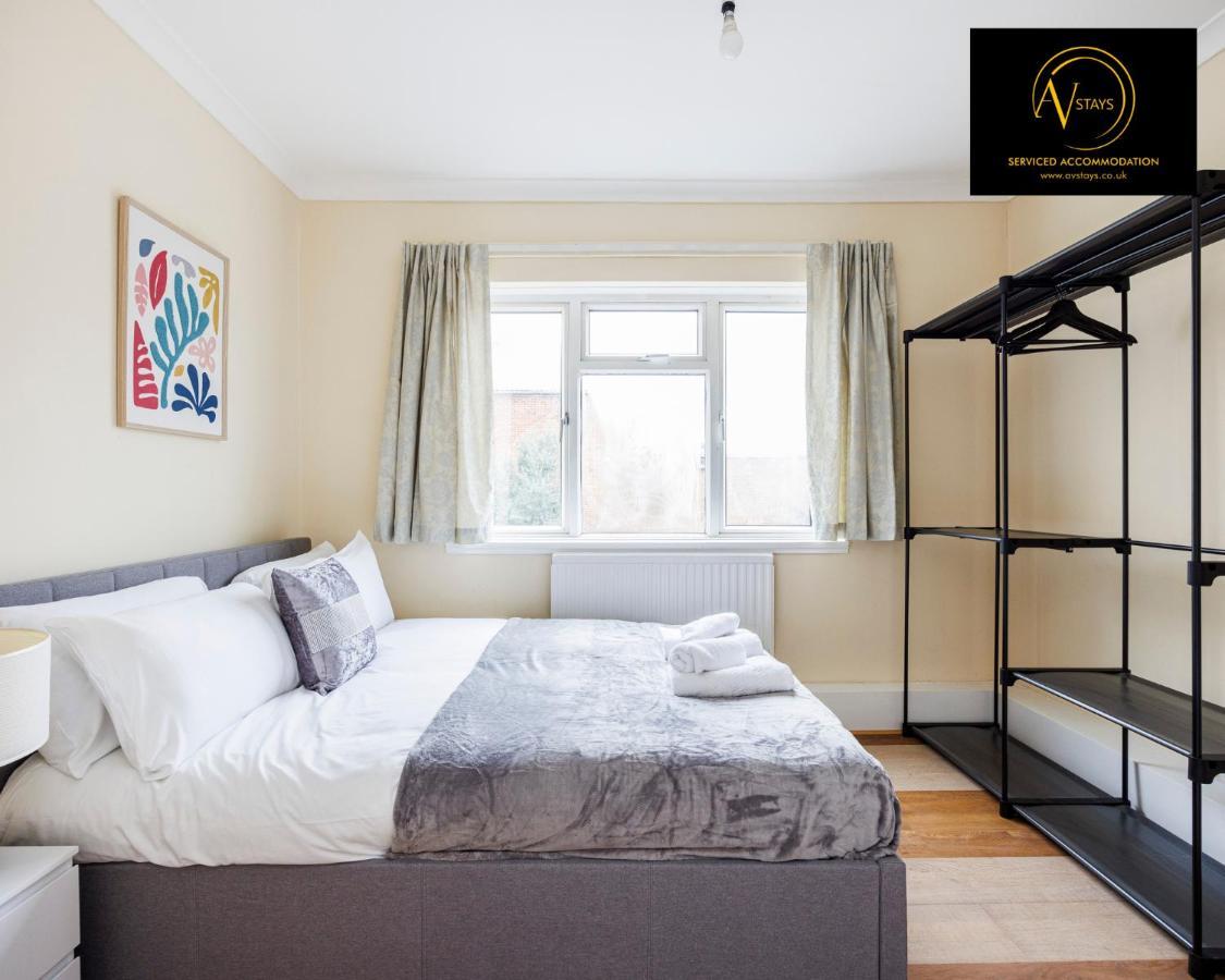 2 Bedroom House By Av Stays Short Lets Croydon With Free Wi-fi London