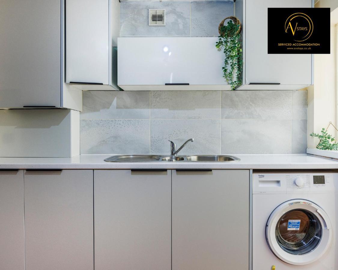 2 Bedroom House By Av Stays Short Lets Croydon With Free Wi-fi Holiday home *