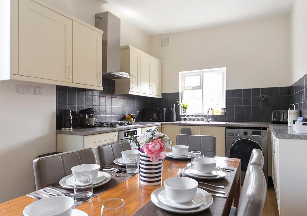 Luxury Chiswick 2 Bed Victorian Flat Apartment *