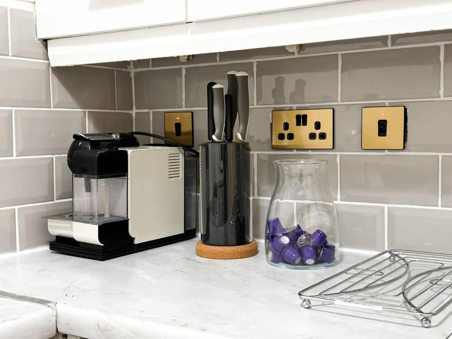 Apartment Charming Spacious 2br Flat Near Station Parking