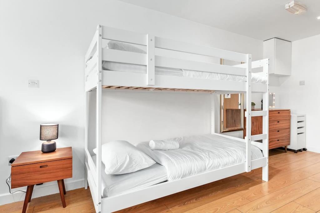 Apartment Sleep 6 Piccadilly Retreat 1 Bedroom Flat Vr5 London