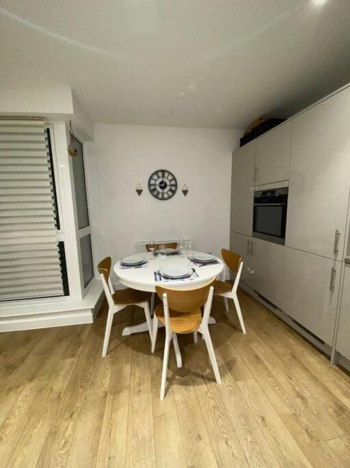 Apartment Cozzy In Camberwell *