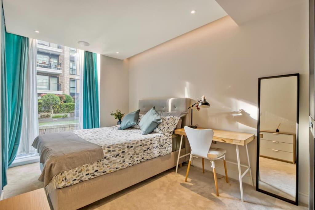 Canal Side Luxury 1 Bed Chelsea Apartment London
