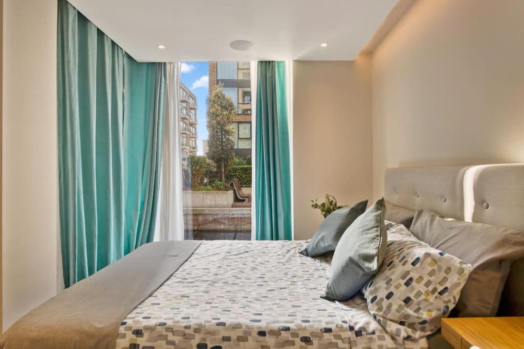 Canal Side Luxury 1 Bed Chelsea London