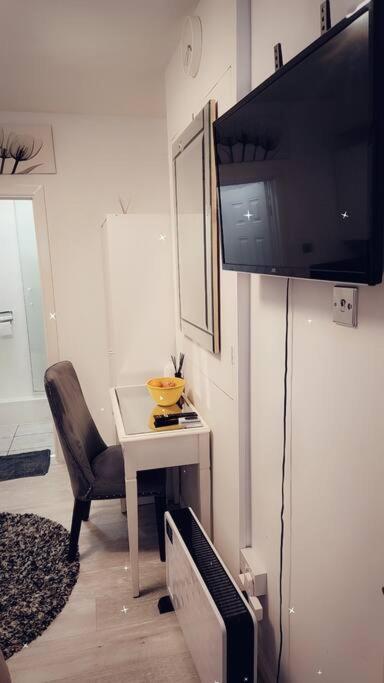 Apartment Flat, Close To O2 Arena And Airport