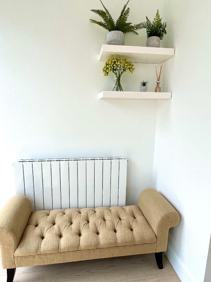 Beautiful 5-bedroom Private House In Quiet Street 2 Minutes From Station * Londen