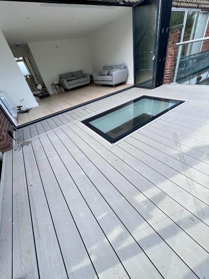 Vakantiehuis Beautiful 5-bedroom Private House In Quiet Street 2 Minutes From Station *