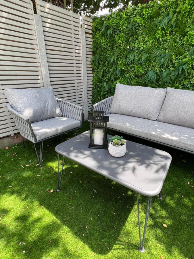 Beautiful 5-bedroom Private House In Quiet Street 2 Minutes From Station Holiday home London