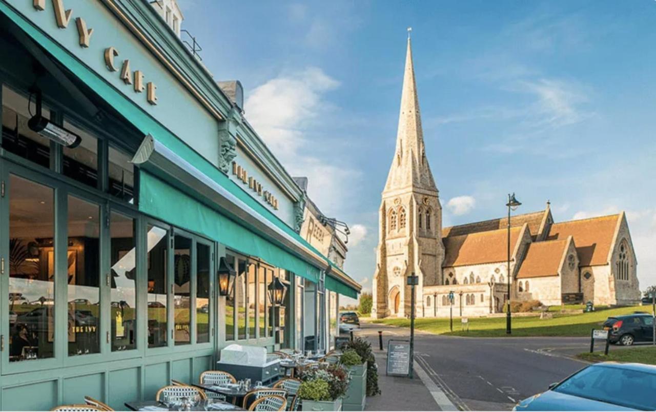 Vakantiehuis Beautiful 5-bedroom Private House In Quiet Street 2 Minutes From Station Londen