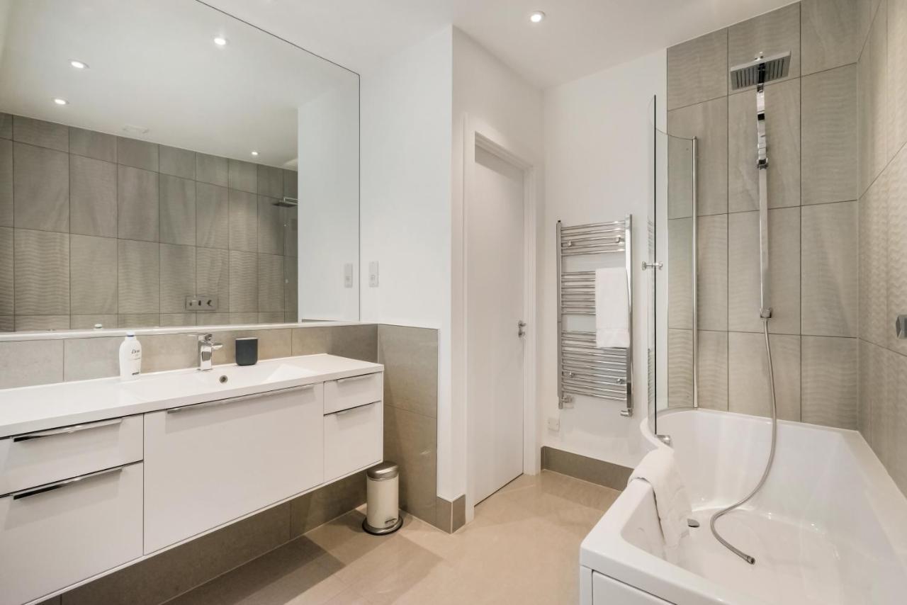 Staylux Kensington * London