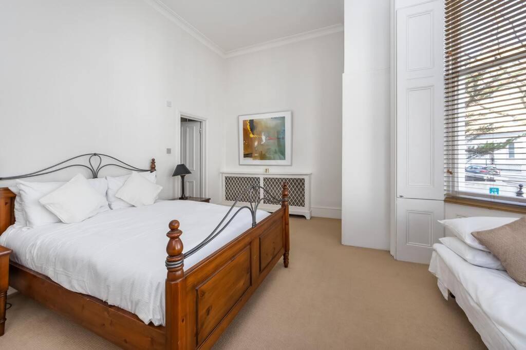 Lexham Gardens 2 Double Bed Garden Flat * London