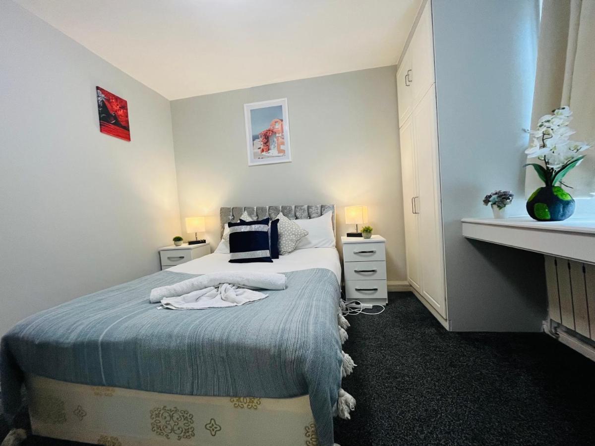 Apartment Chelsea Cromwell Road 2-bedroom & Living Budget