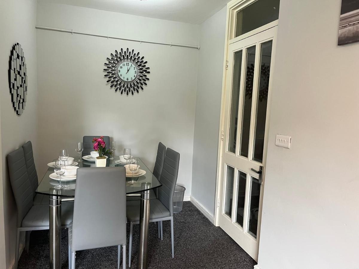 Chelsea Cromwell Road 2-bedroom & Living Budget Apartment *