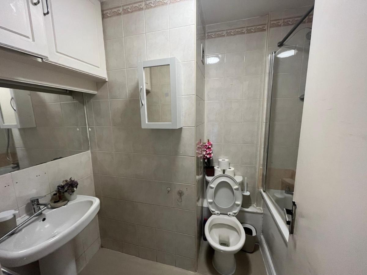 Chelsea Cromwell Road 2-bedroom & Living Budget *