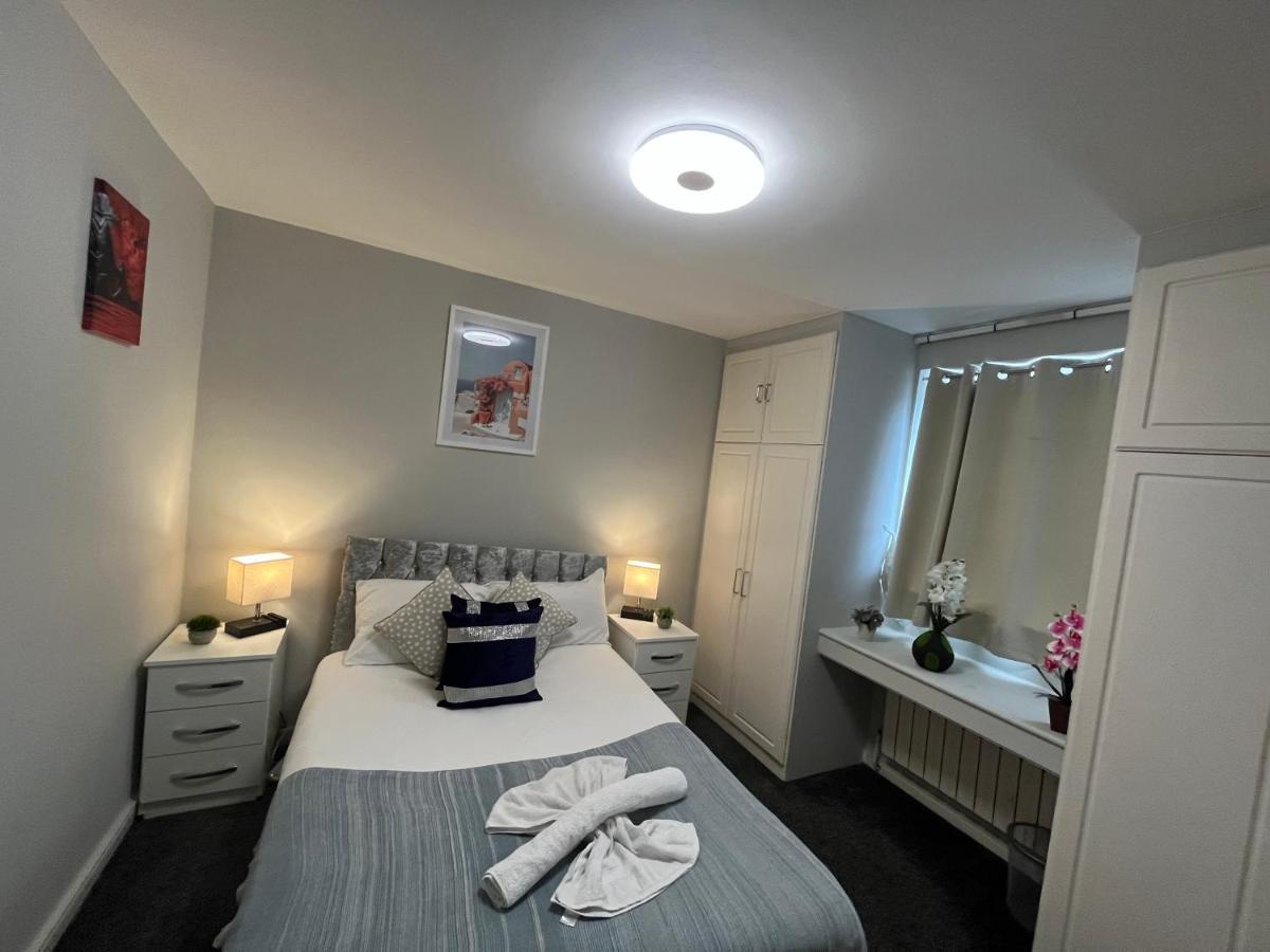 Chelsea Cromwell Road 2-bedroom & Living Budget Apartment