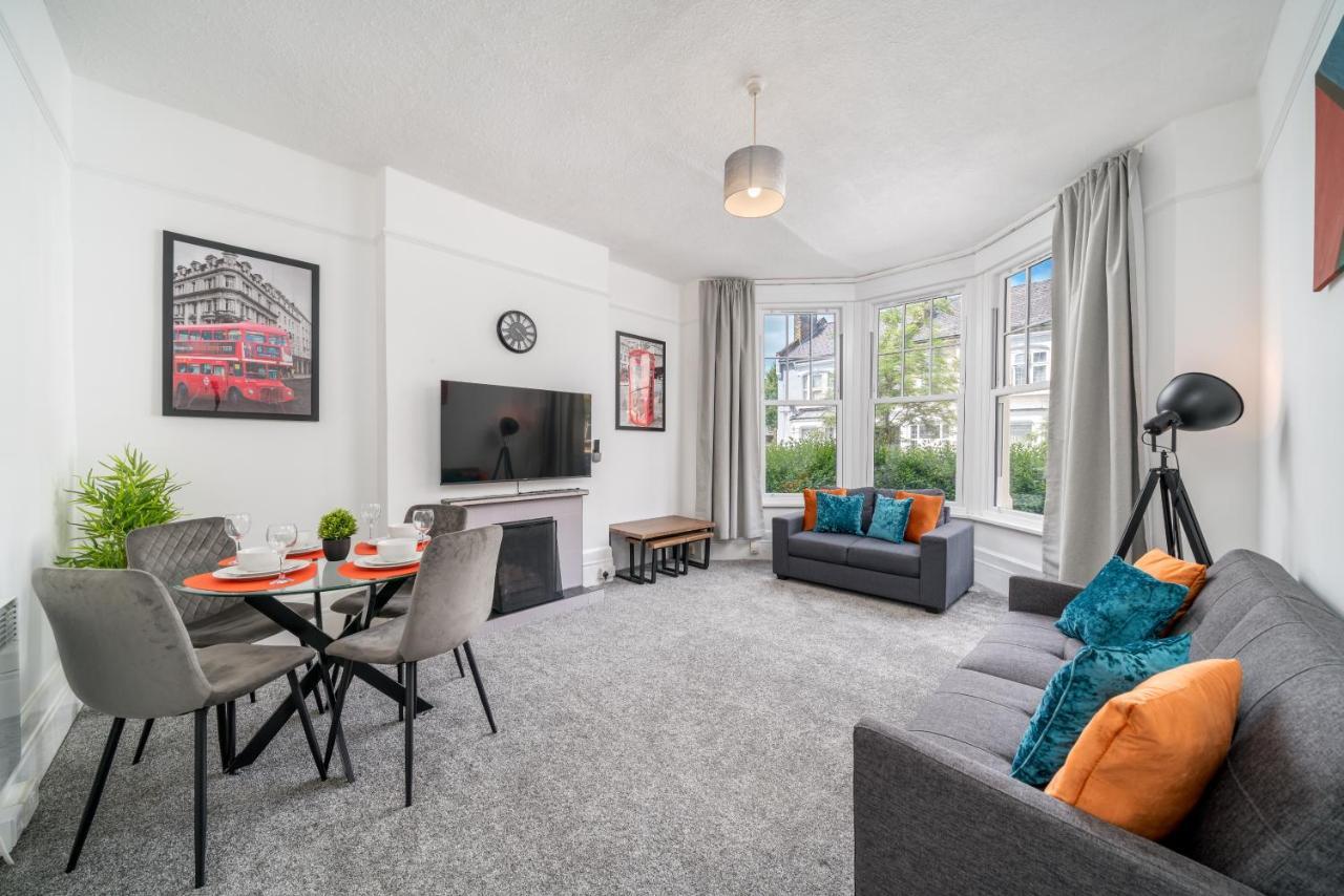 Spacious King Size 1bed Flat In Leafy Suburb Apartment