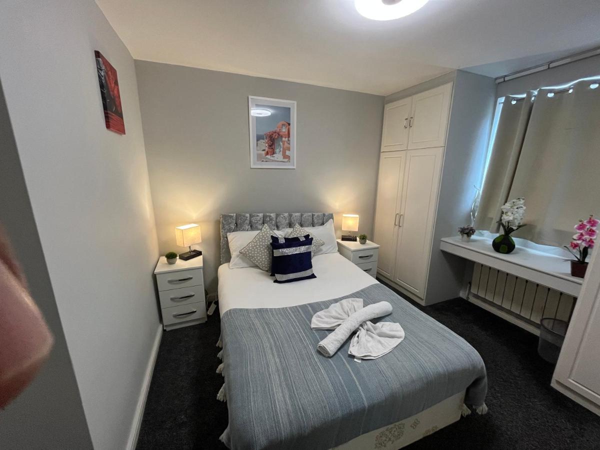Chelsea Cromwell Road 2-bedroom & Living Budget *