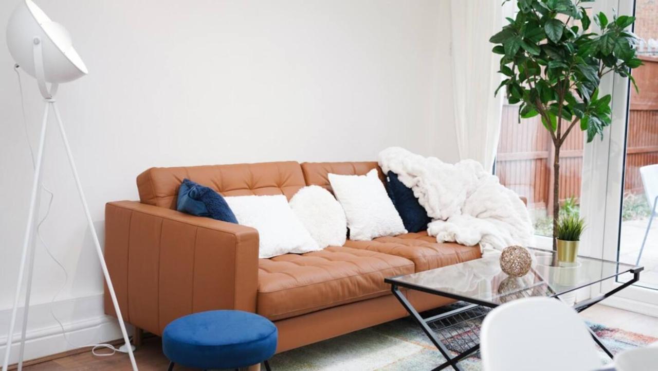 Spacious Family With Games & Garden Vakantiehuis